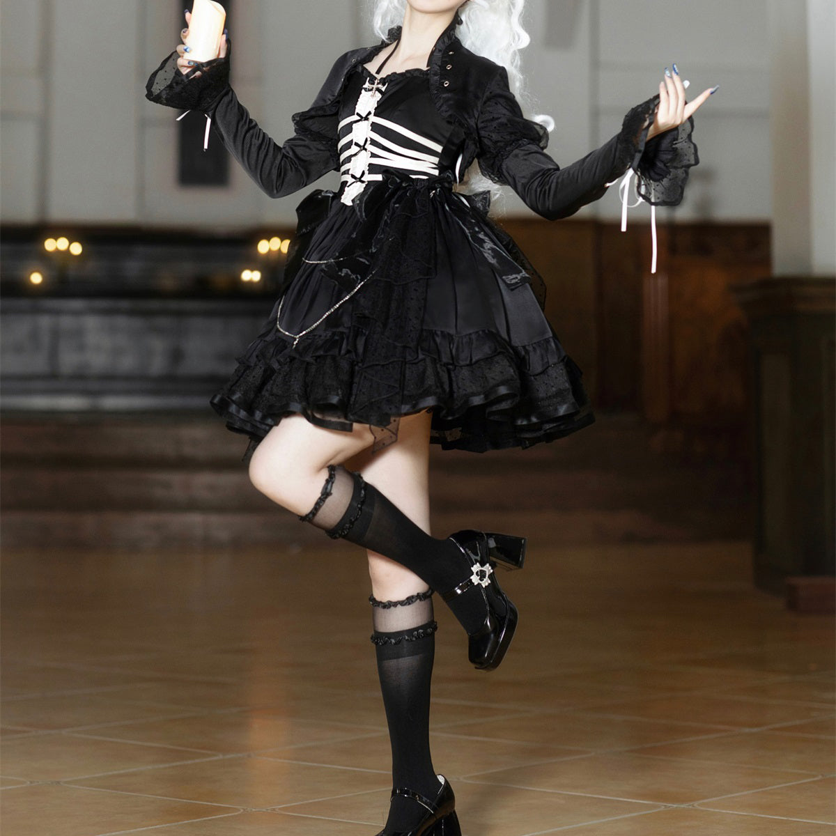 gothic princess dress Black Sleeveless Triple-Layered Ruffle Bowknot Lace Lolita attached hood Lace overlay on the exterior of the hood to add charm Invisible zipper located on the right Pre Order ) Gothic Princess